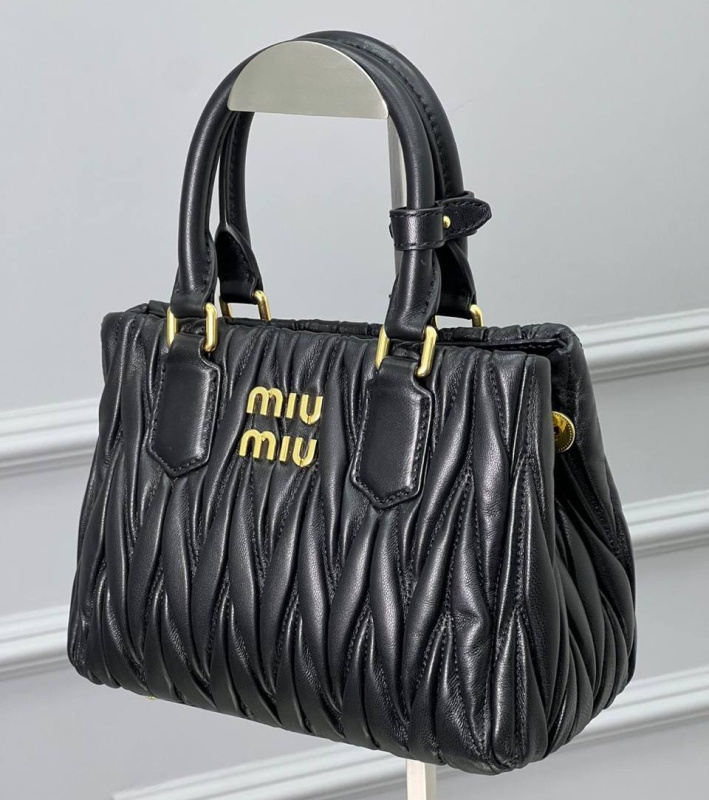 СУМКА MIU MIU фото