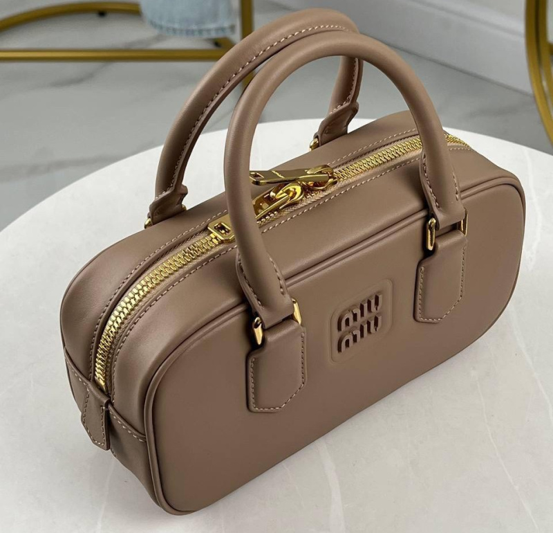 СУМКА MIU MIU фото