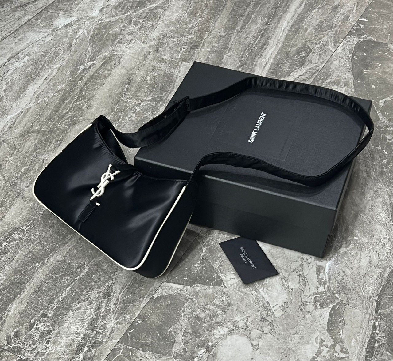 СУМКА SAINT LAURENT детальное фото