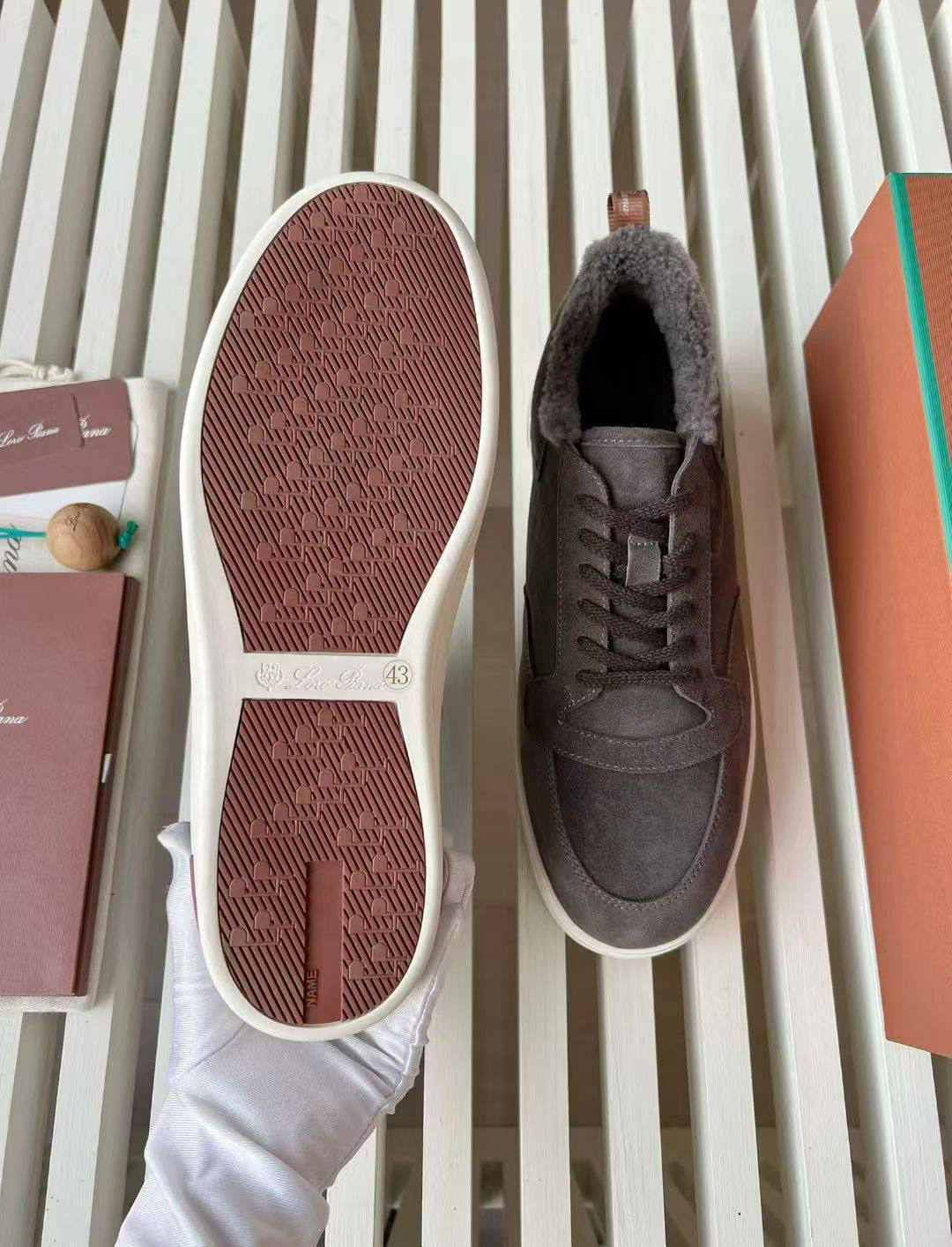 МУЖСКИЕ КЕДЫ LORO PIANA детальное фото