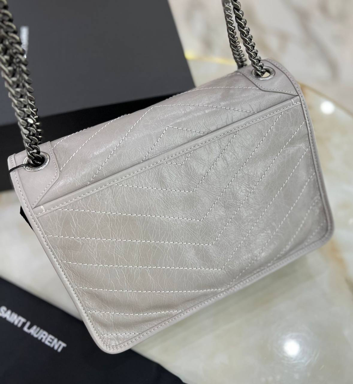 СУМКА SAINT LAURENT NIKI MEDIUM детальное фото