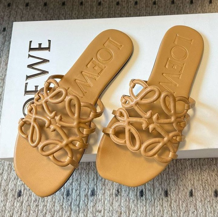 ШЛЕПКИ LOEWE фото