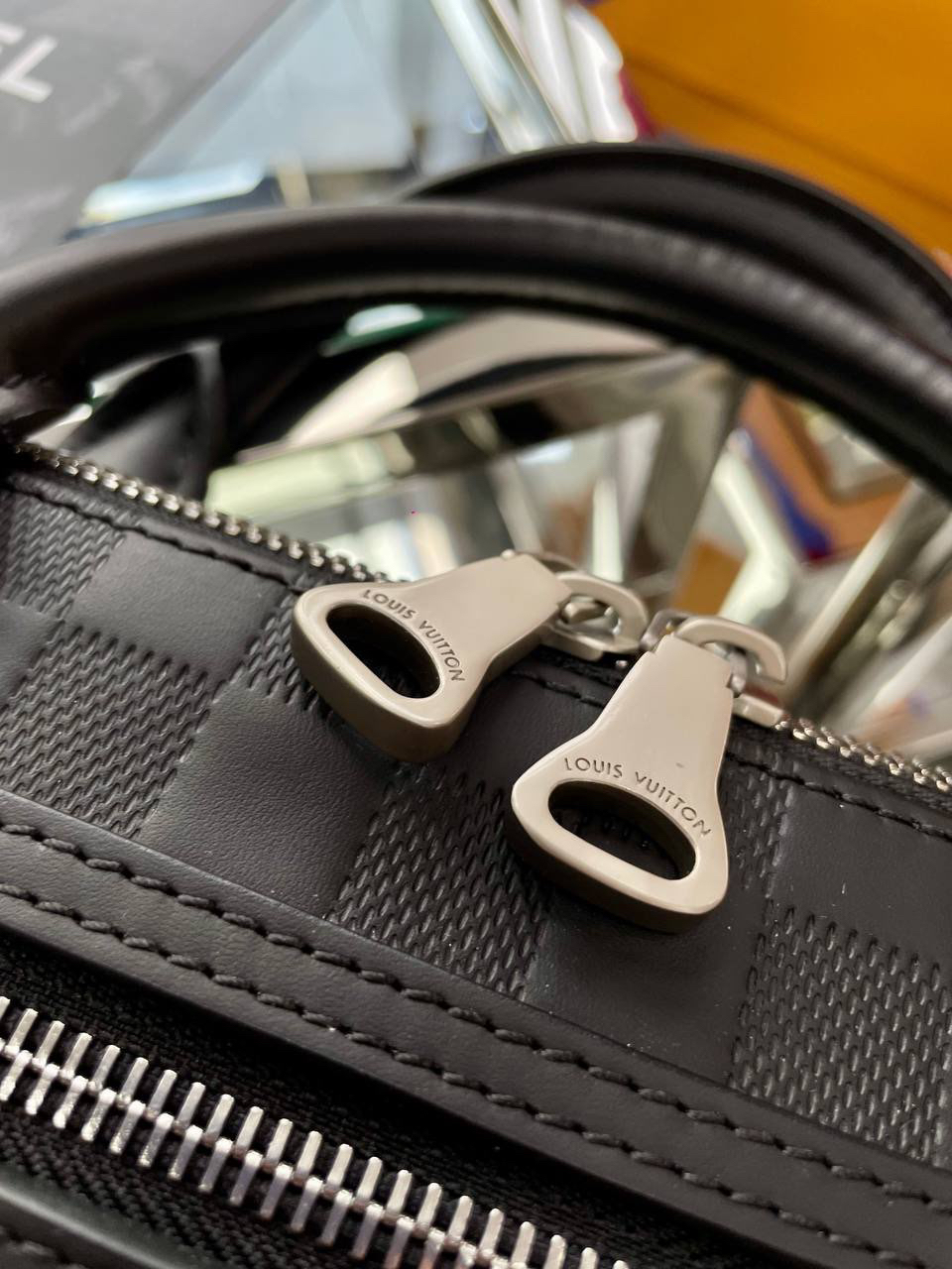 МУЖСКОЙ ПОРТФЕЛЬ LOUIS VUITTON детальное фото