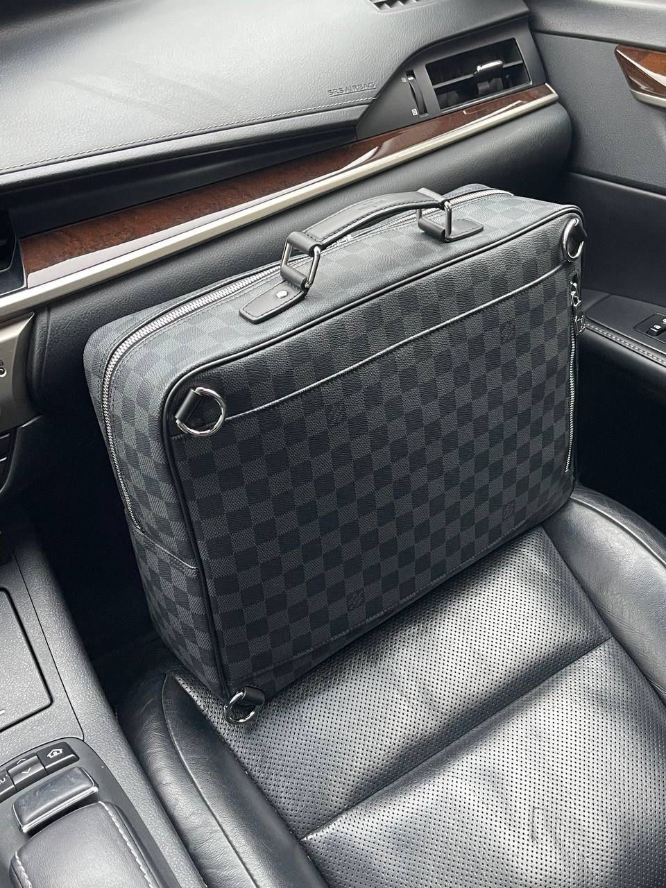 МУЖСКОЙ ПОРТФЕЛЬ-РЮКЗАК LOUIS VUITTON детальное фото