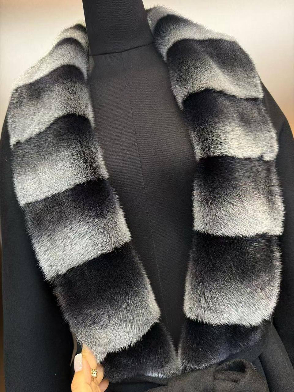 ПАЛЬТО LORO PIANA детальное фото