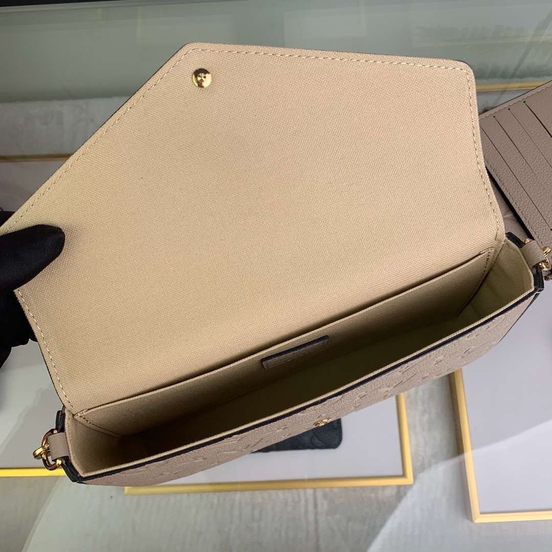 СУМКА LOUIS VUITTON детальное фото