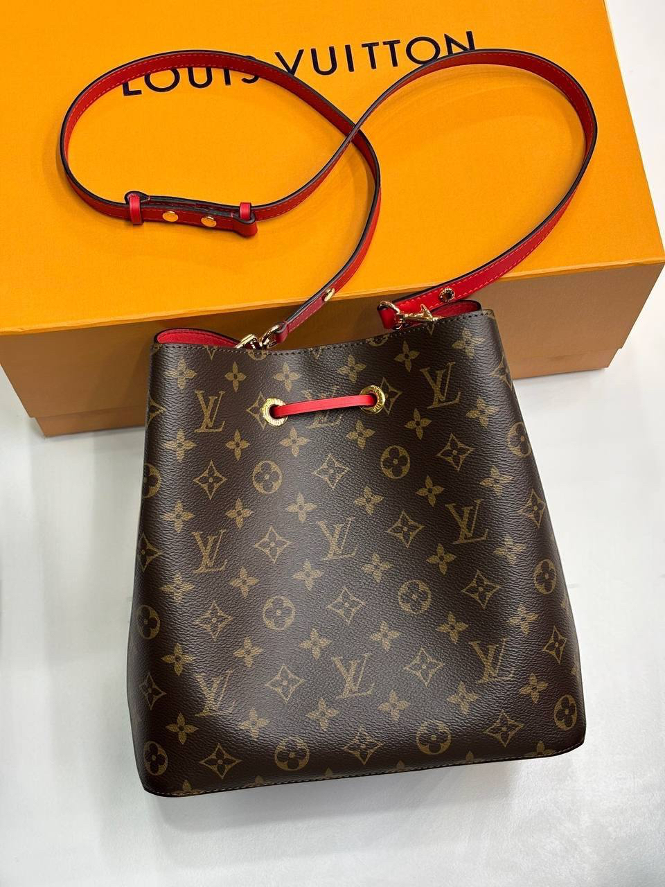 СУМКА LOUIS VUITTON детальное фото