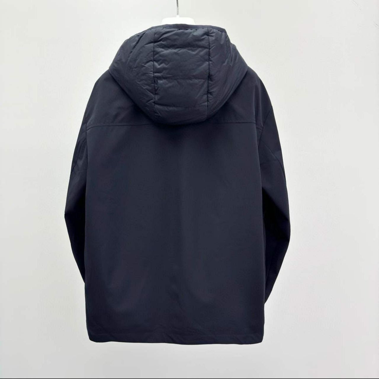МУЖСКАЯ КУРТКА MONCLER детальное фото