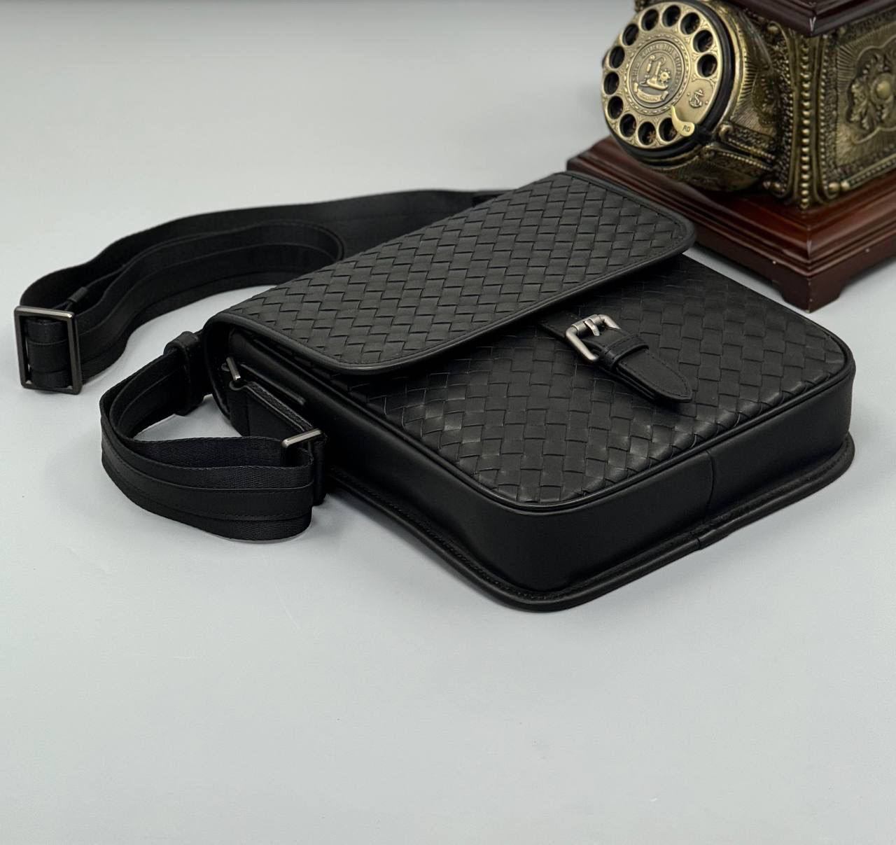 СУМКА МЕССЕРДЖЕР BOTTEGA VENETA детальное фото