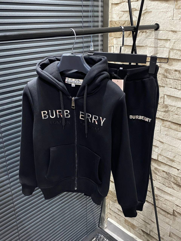 ДЕТСКИЙ КОСТЮМ BURBERRY в интернет магазине Люкс Мск ДЕТСКИЙ КОСТЮМ BURBERRY фото