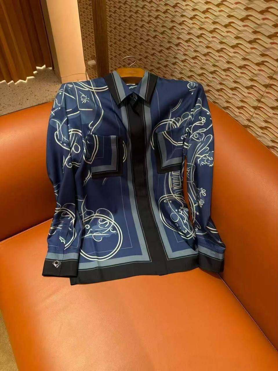 КОСТЮМ HERMES детальное фото