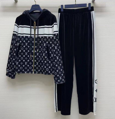 КОСТЮМ LOUIS VUITTON фото