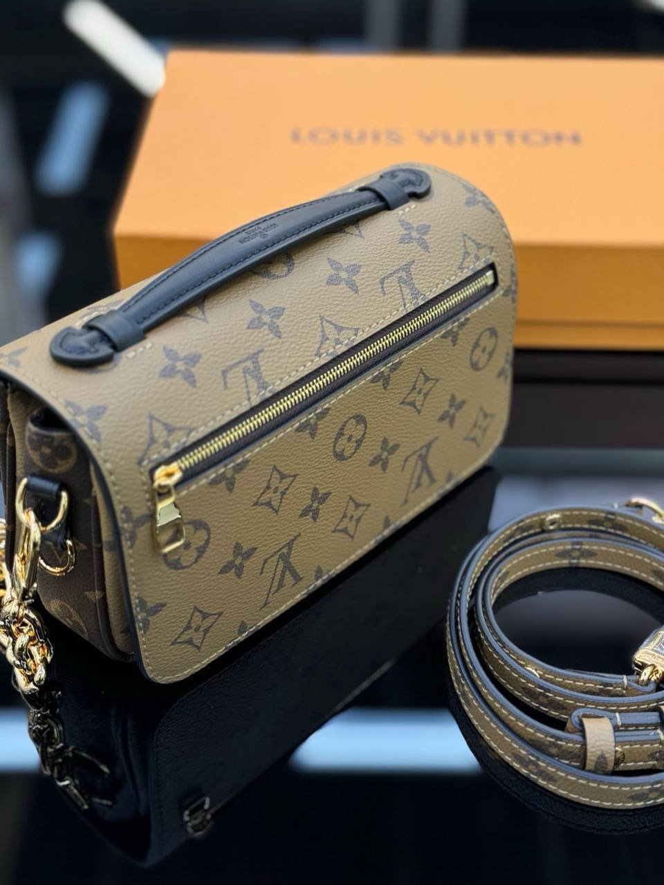 СУМКА LOUIS VUITTON POCHETTE METIS детальное фото