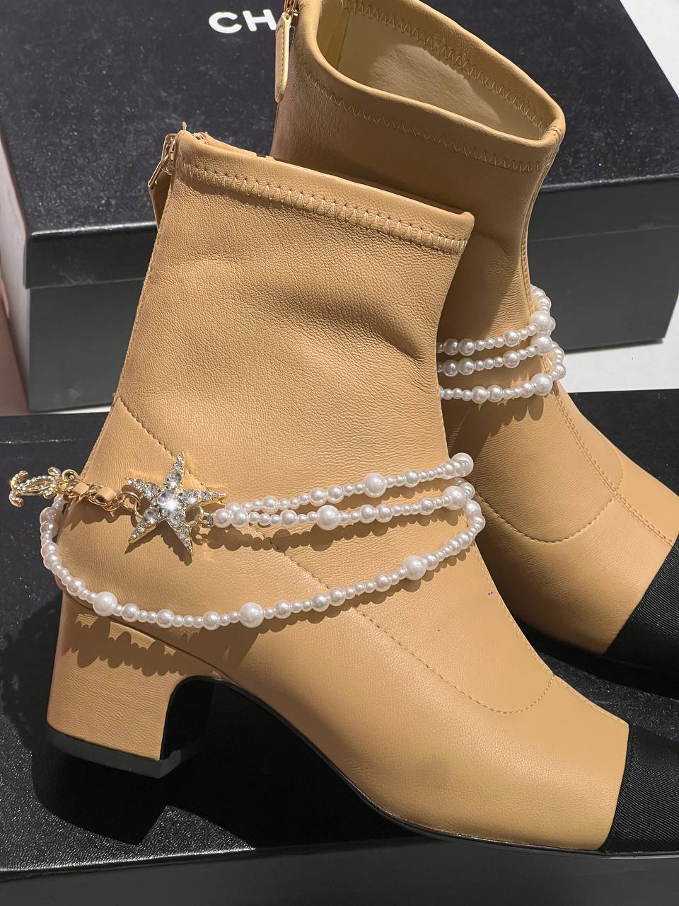 БОТИЛЬОНЫ CHANEL детальное фото