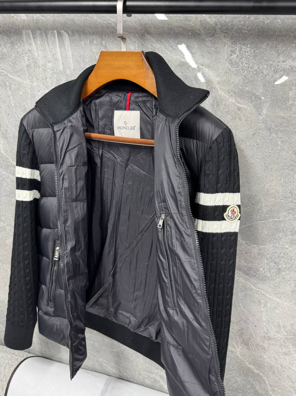 МУЖСКАЯ КУРТКА MONCLER детальное фото