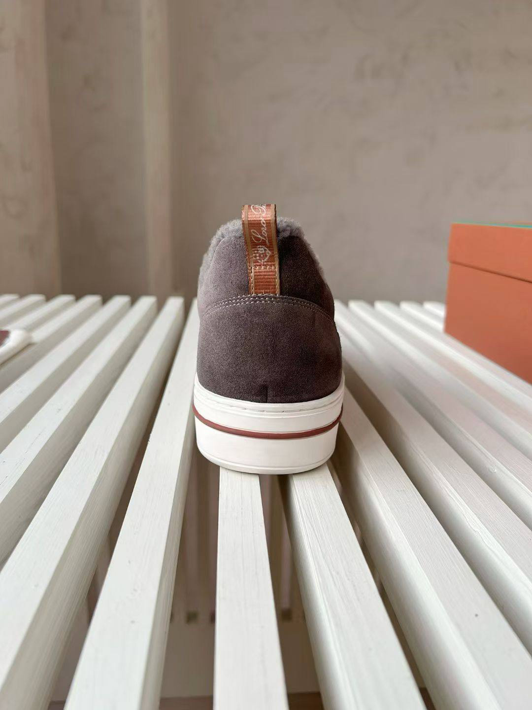 МУЖСКИЕ КЕДЫ LORO PIANA детальное фото