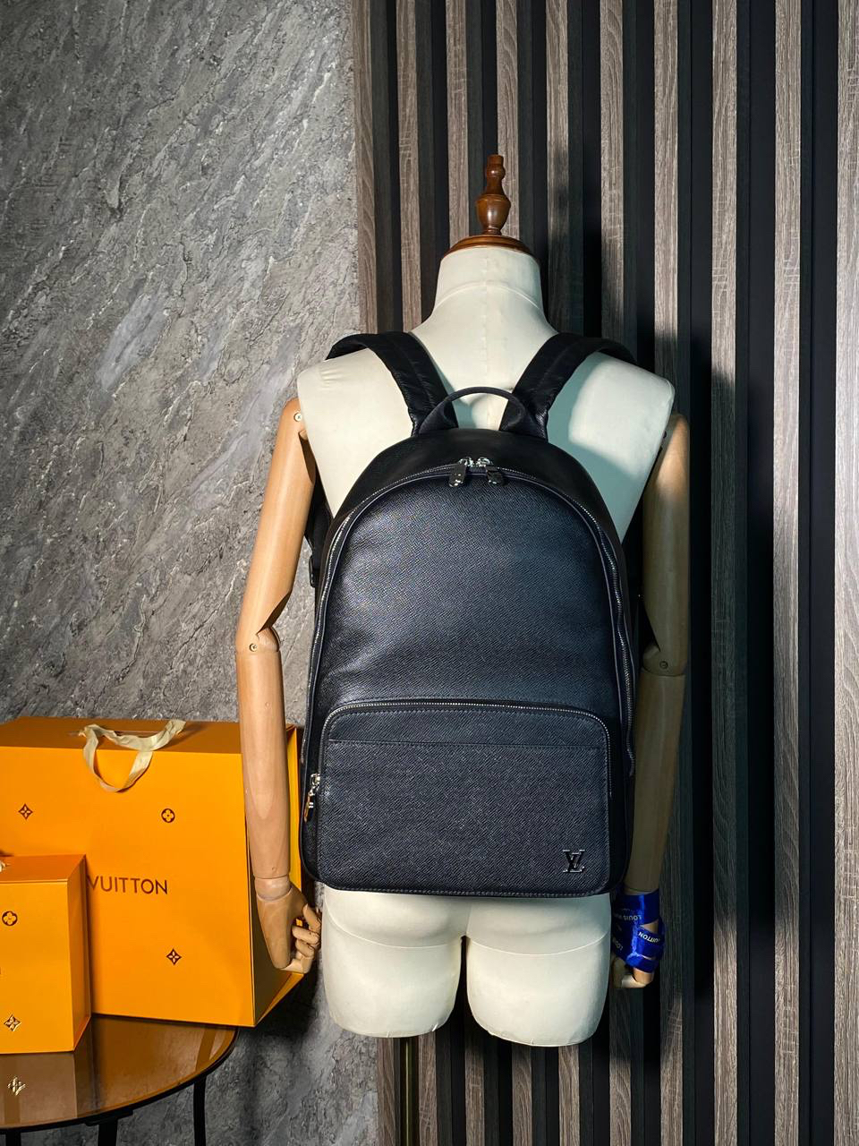 МУЖСКОЙ РЮКЗАК LOUIS VUITTON детальное фото