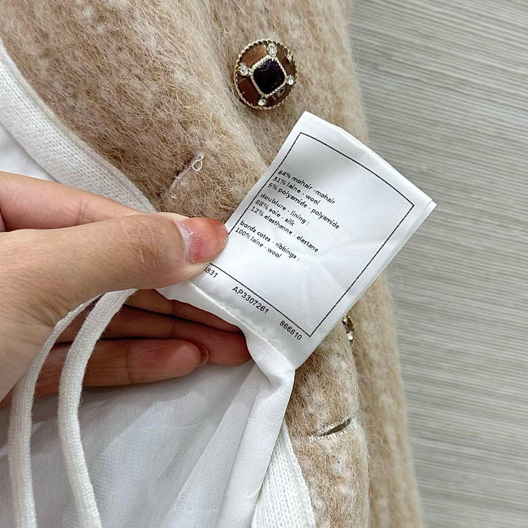 КОСТЮМ CHANEL детальное фото
