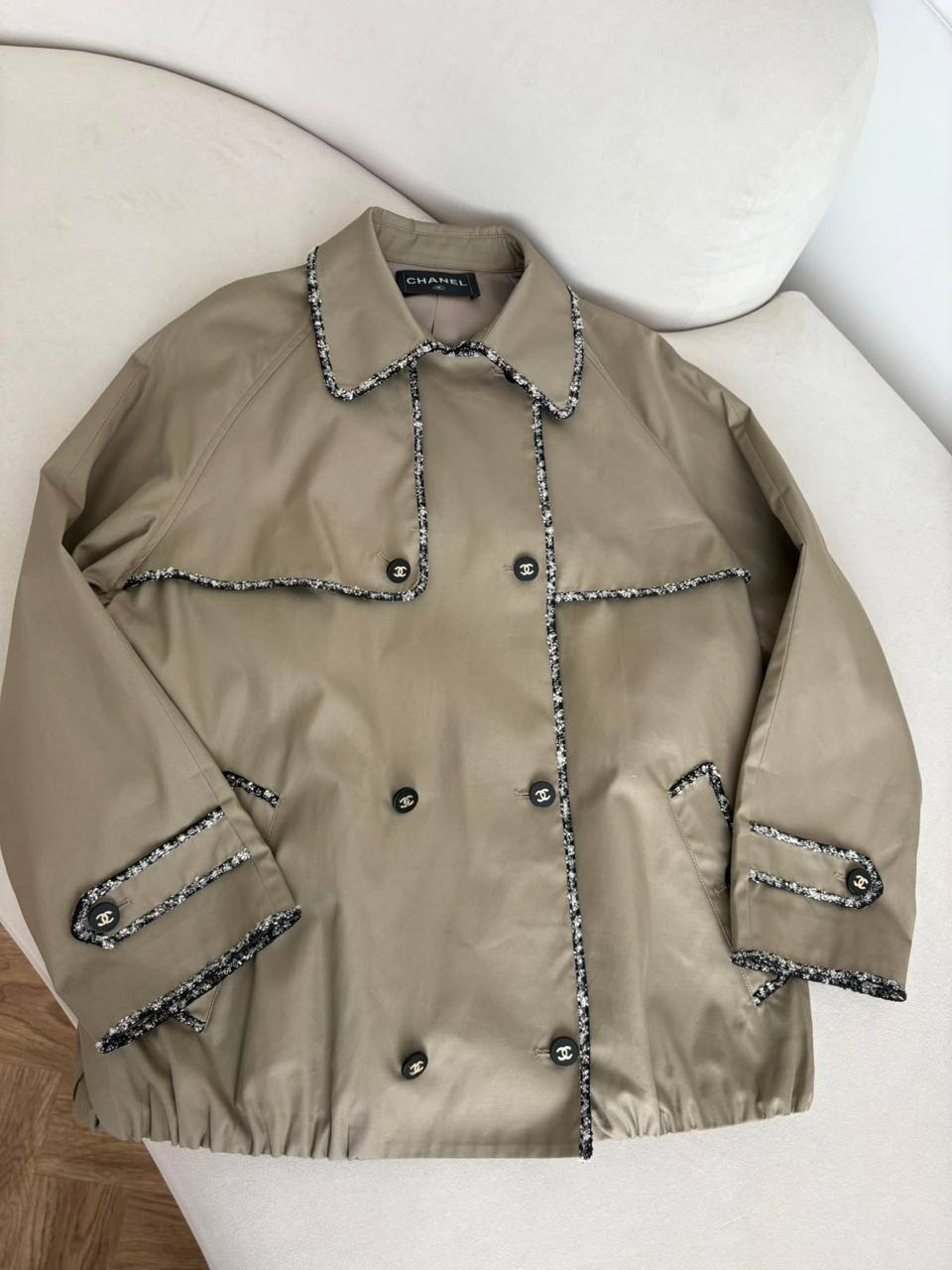 ВЕТРОВКА CHANEL детальное фото