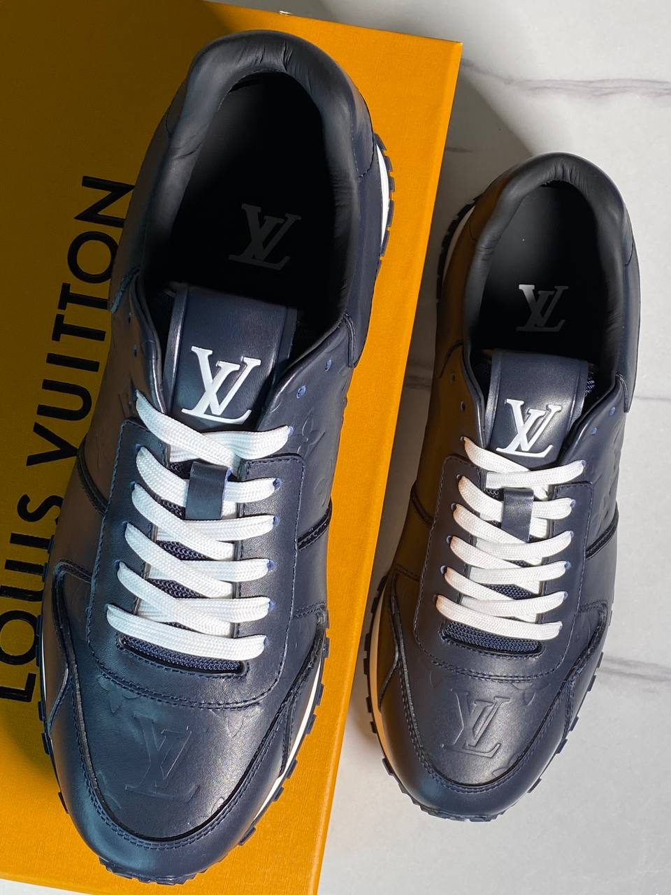 МУЖСКИЕ КРОССОВКИ LOUIS VUITTON детальное фото