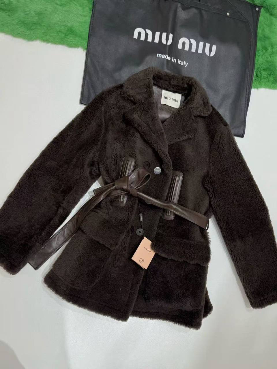 ДУБЛЕНКА MIU MIU детальное фото