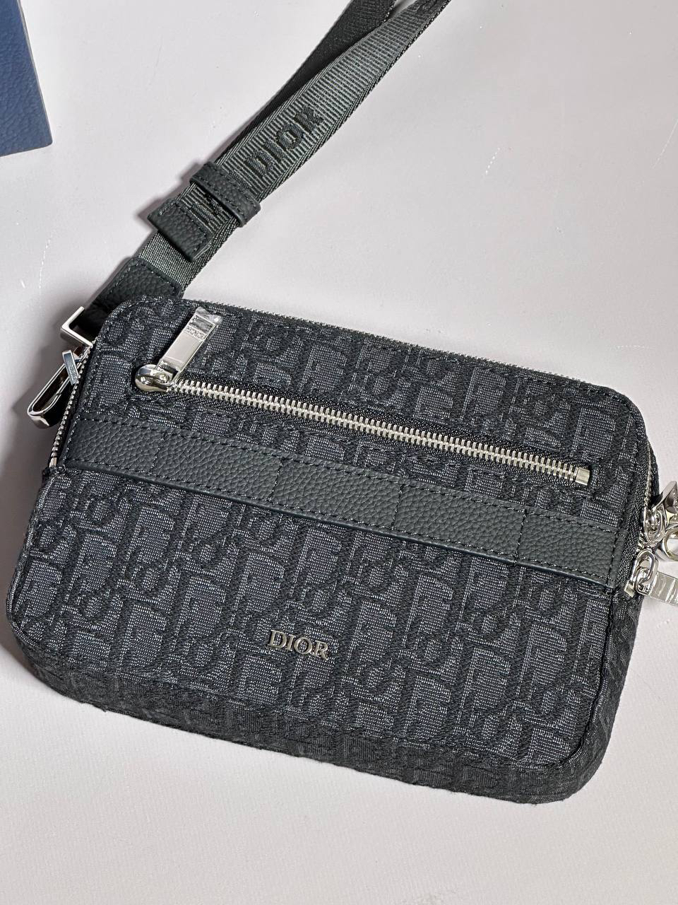 МУЖСКАЯ СУМКА МЕССЕНДЖЕР CHRISTIAN DIOR детальное фото