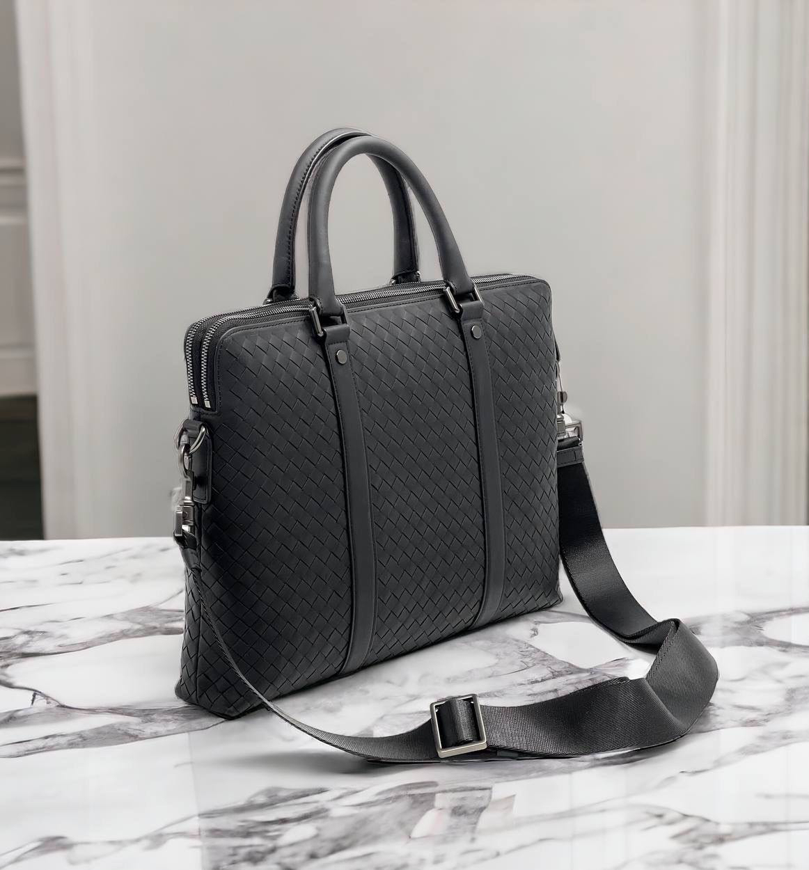 МУЖСКОЙ ПОРТФЕЛЬ BOTTEGA VENETA детальное фото