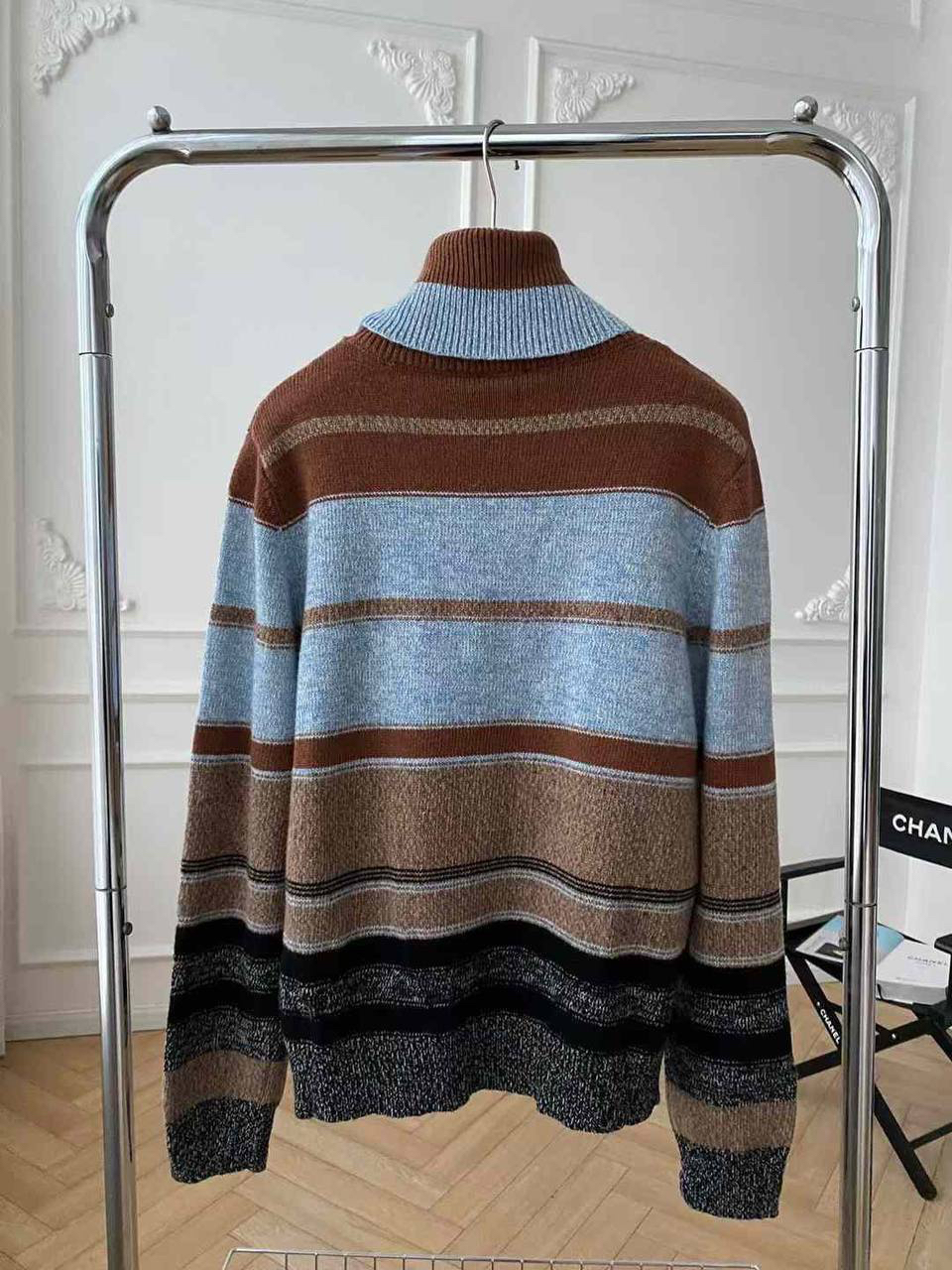 СВИТЕР CHANEL детальное фото