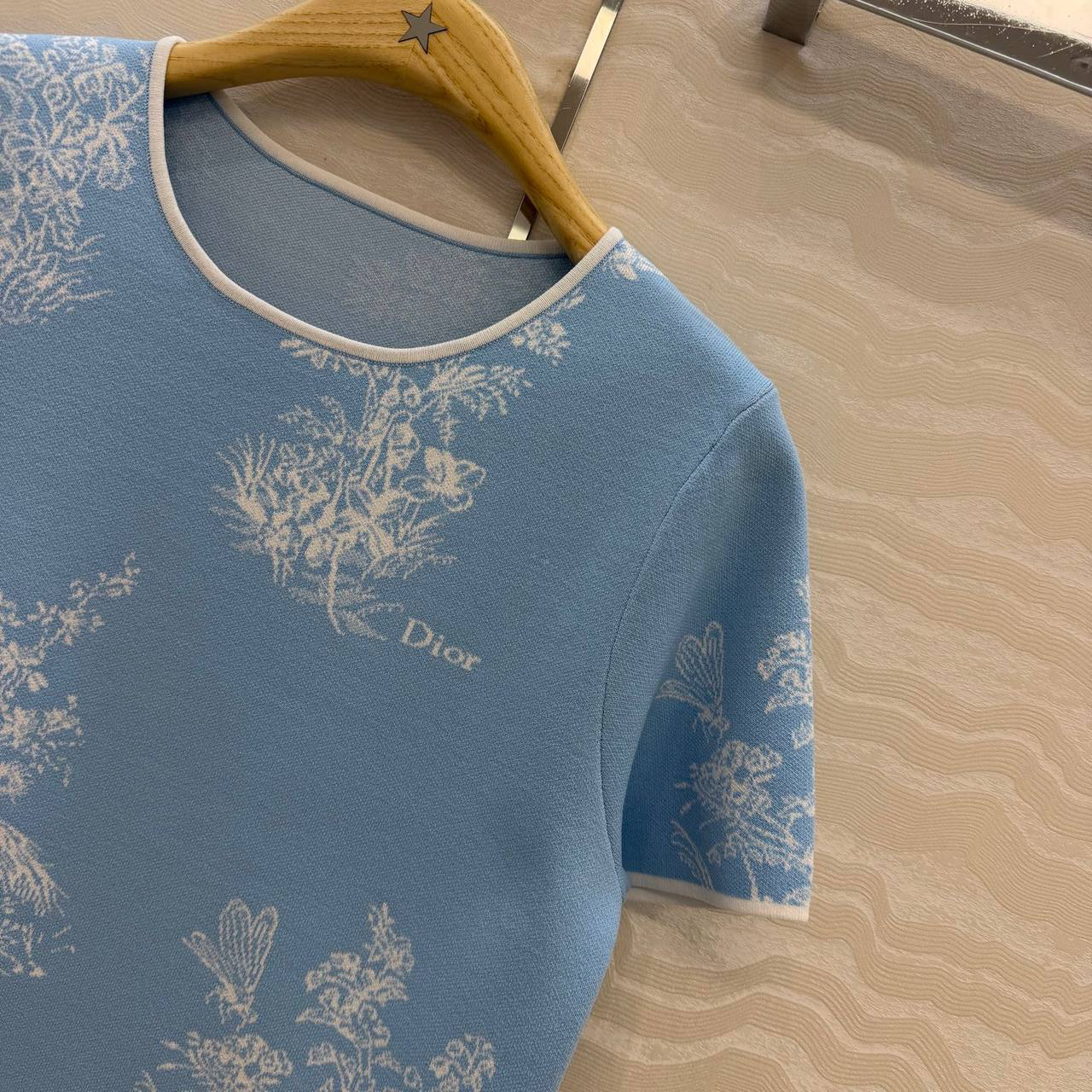 ФУТБОЛКА CHRISTIAN DIOR детальное фото