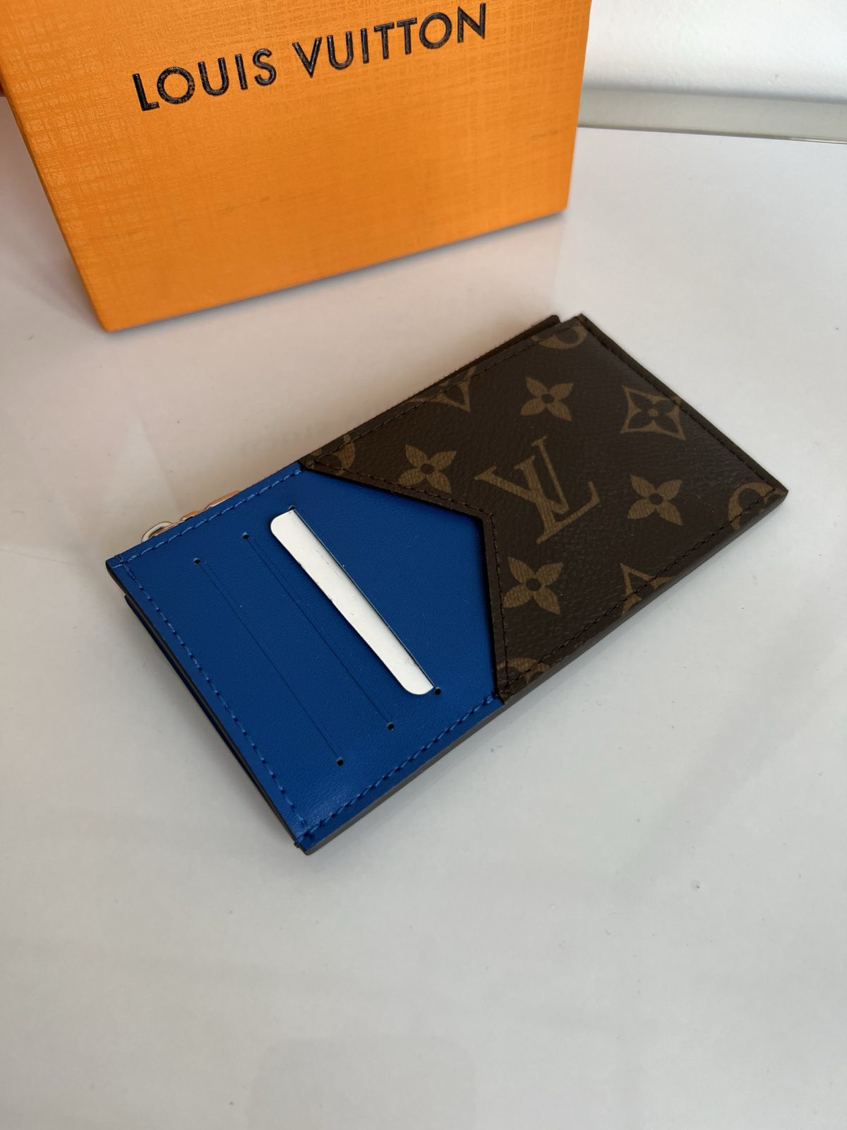 ВИЗИТНИЦА LOUIS VUITTON детальное фото