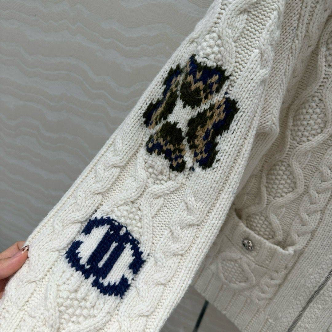 КАРДИГАН CHANEL детальное фото