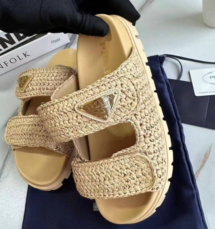 ШЛЕПКИ PRADA фото