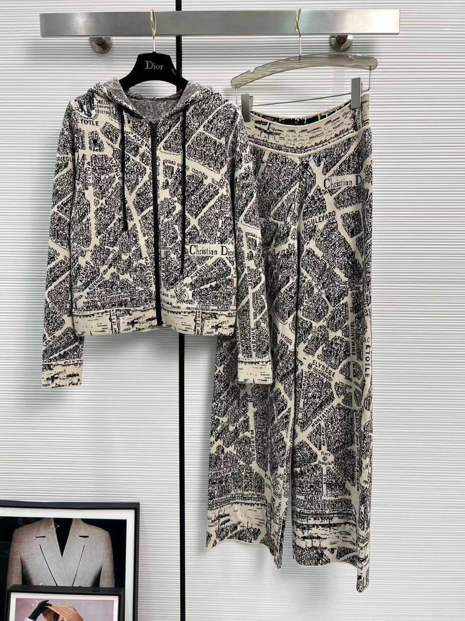 КОСТЮМ CHRISTIAN DIOR детальное фото