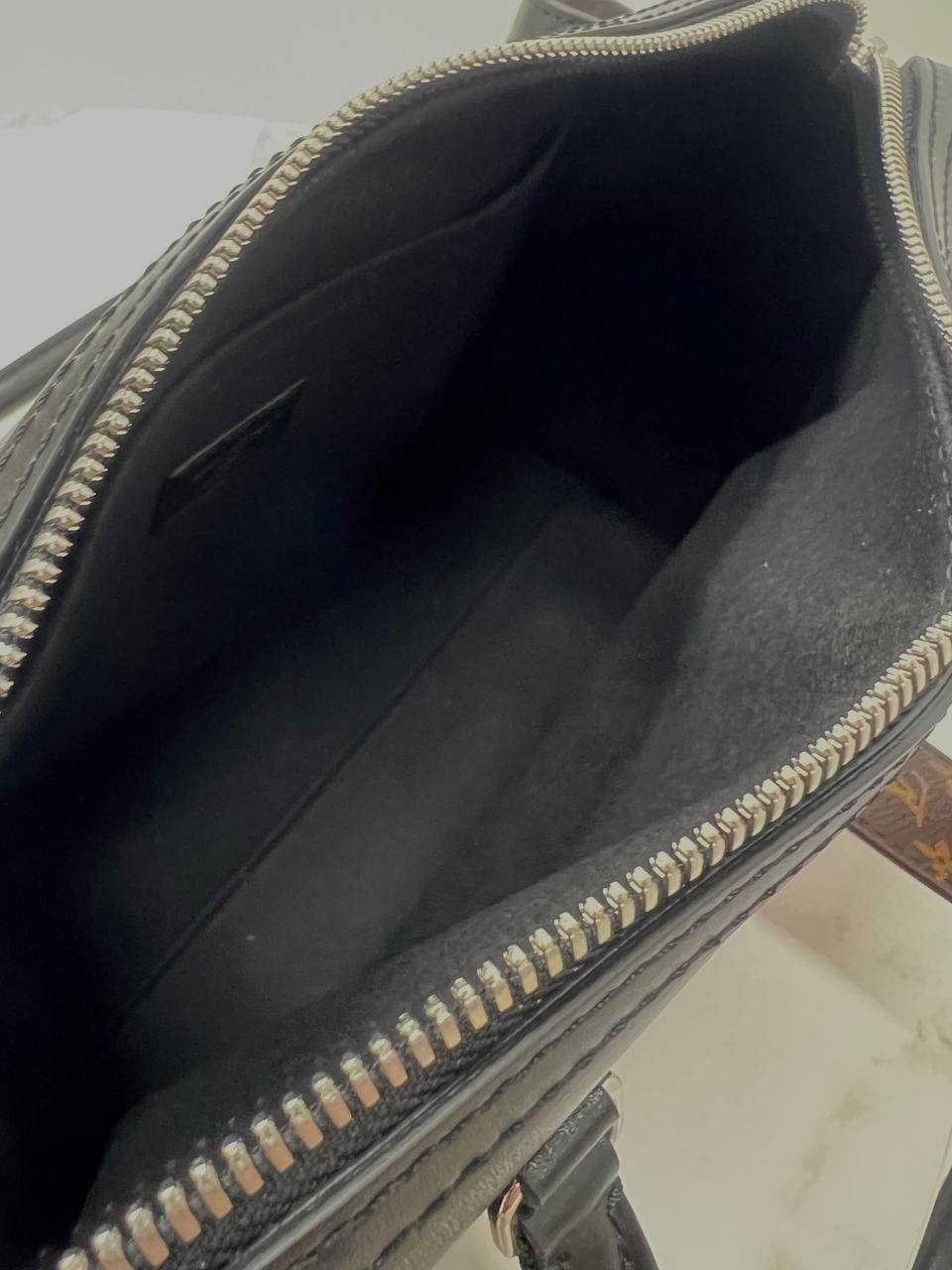 СУМКА LOUIS VUITTON детальное фото