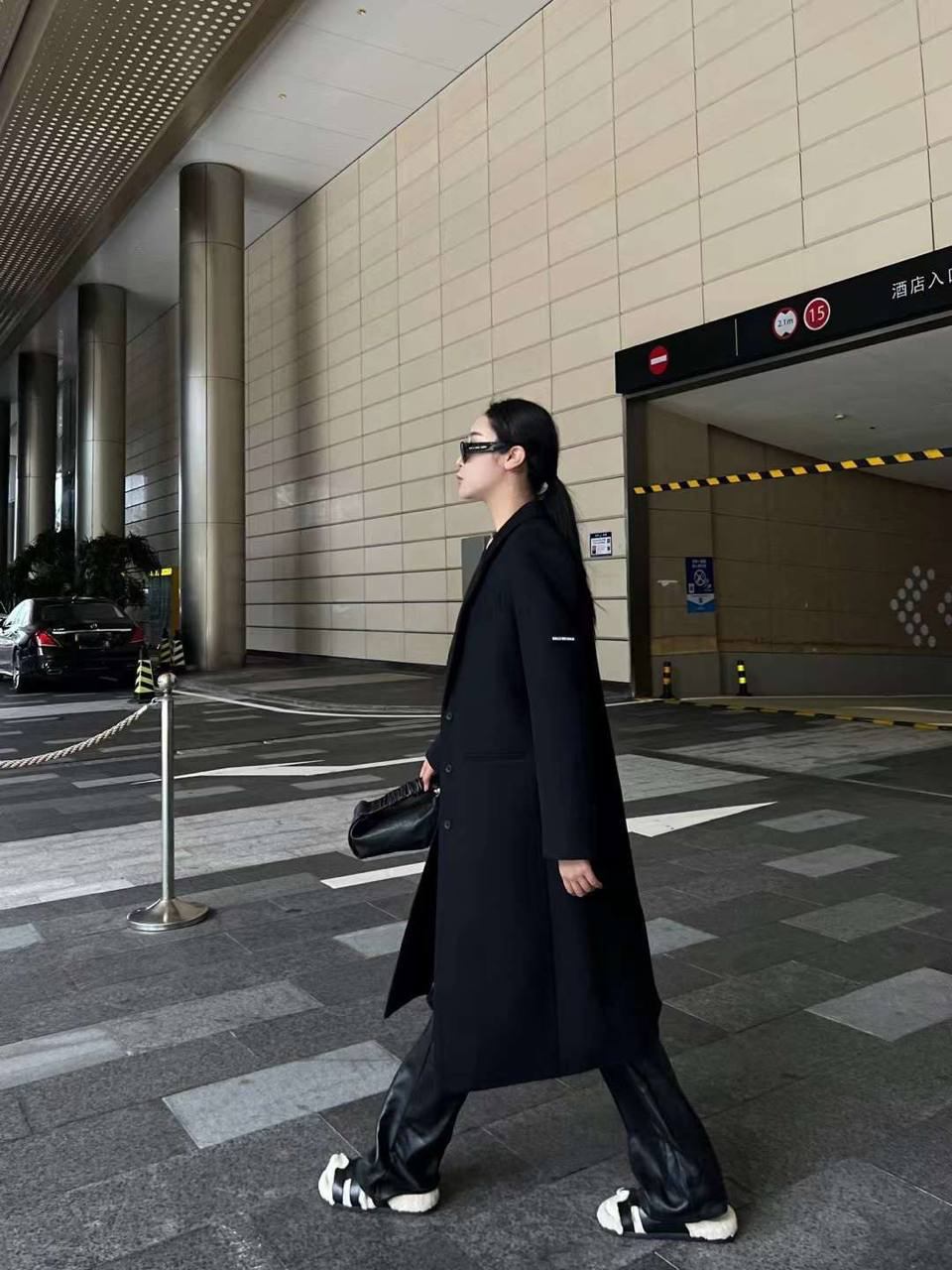 ПАЛЬТО BALENCIAGA детальное фото