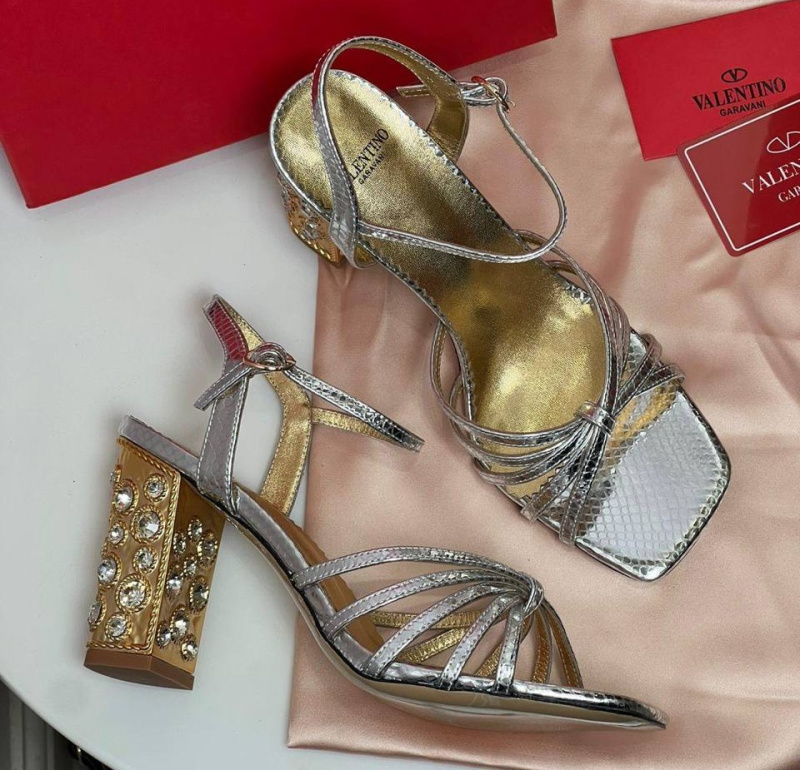 БОСОНОЖКИ VALENTINO фото