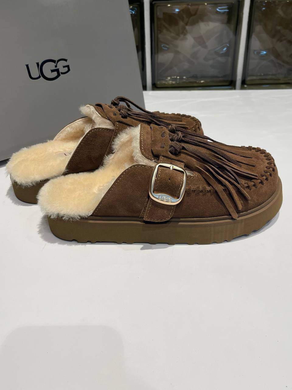 САБО UGG детальное фото