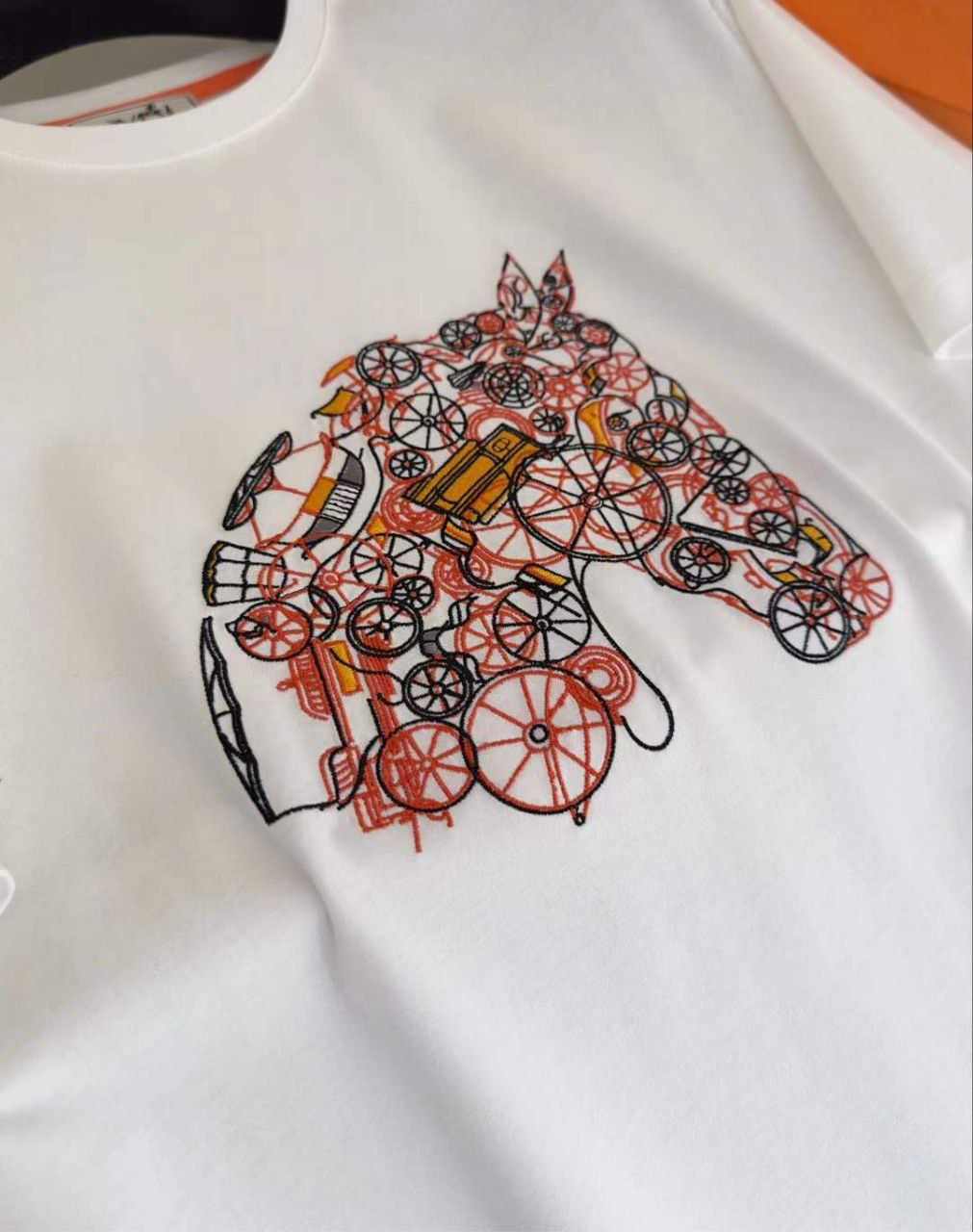 МУЖСКАЯ ФУТБОЛКА HERMES детальное фото