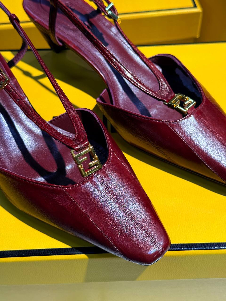 ТУФЛИ FENDI детальное фото