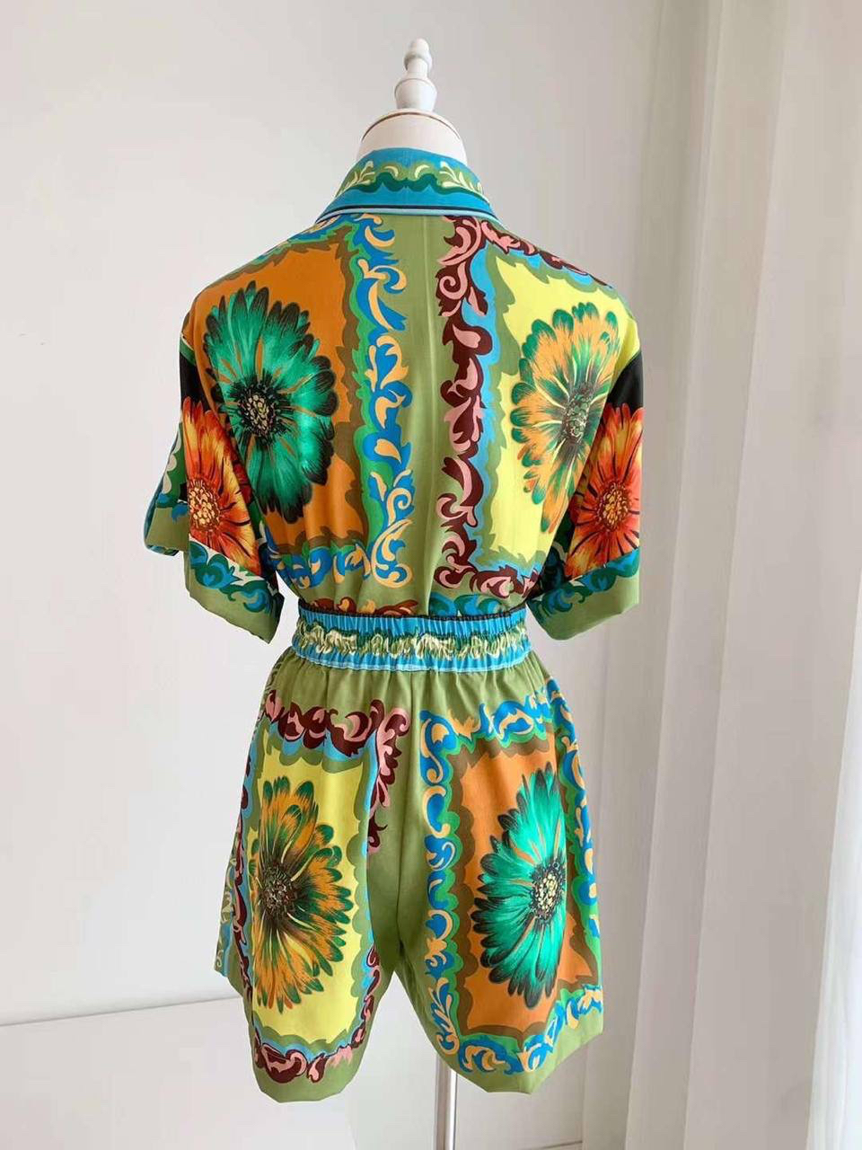 КОСТЮМ ALEMAIS детальное фото