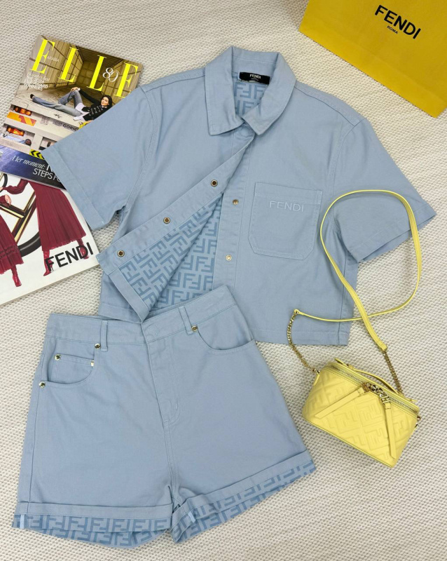 КОСТЮМ FENDI фото