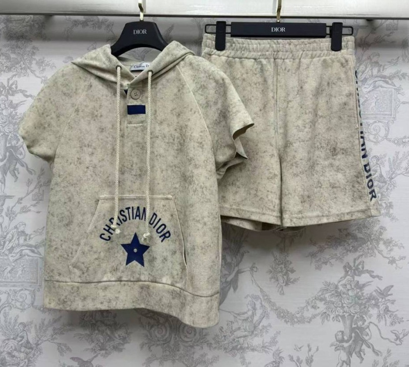 КОСТЮМ CHRISTIAN DIOR фото