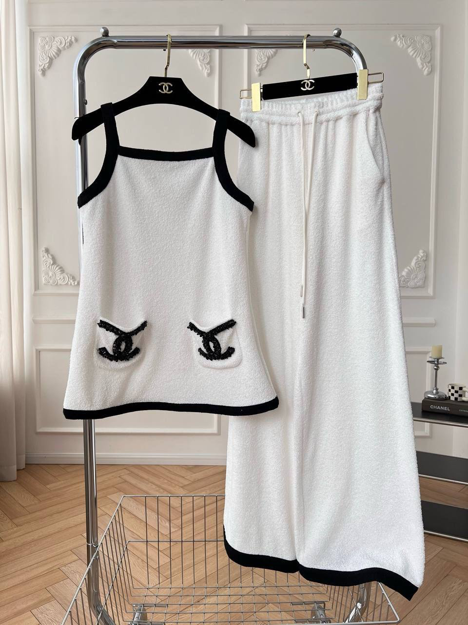 КОСТЮМ CHANEL детальное фото