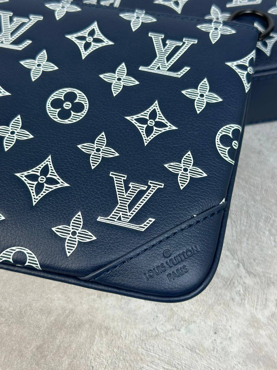 МУЖСКАЯ СУМКА МЕССЕНДЖЕР LOUIS VUITTON TRIO детальное фото