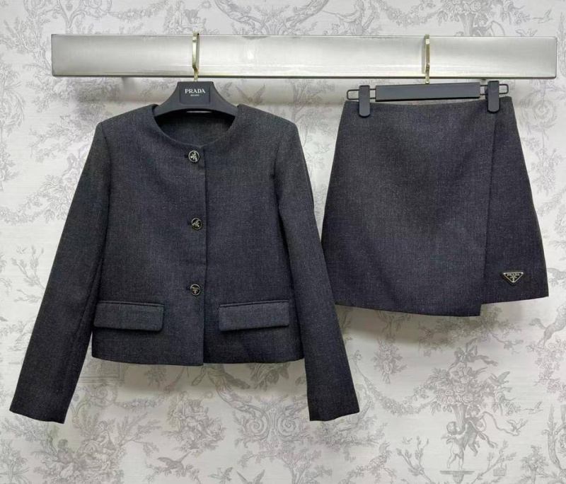 КОСТЮМ PRADA фото