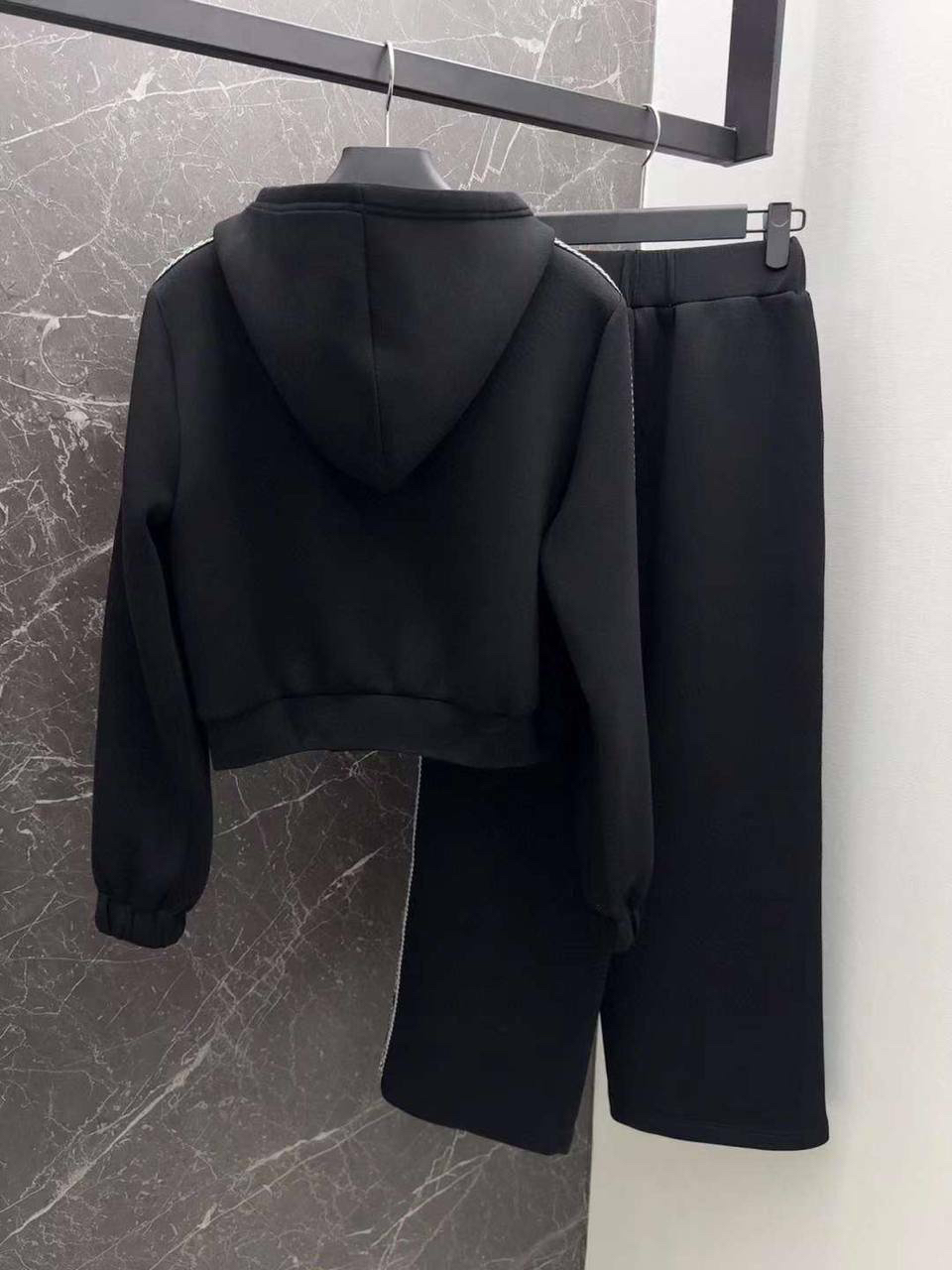 КОСТЮМ PRADA детальное фото