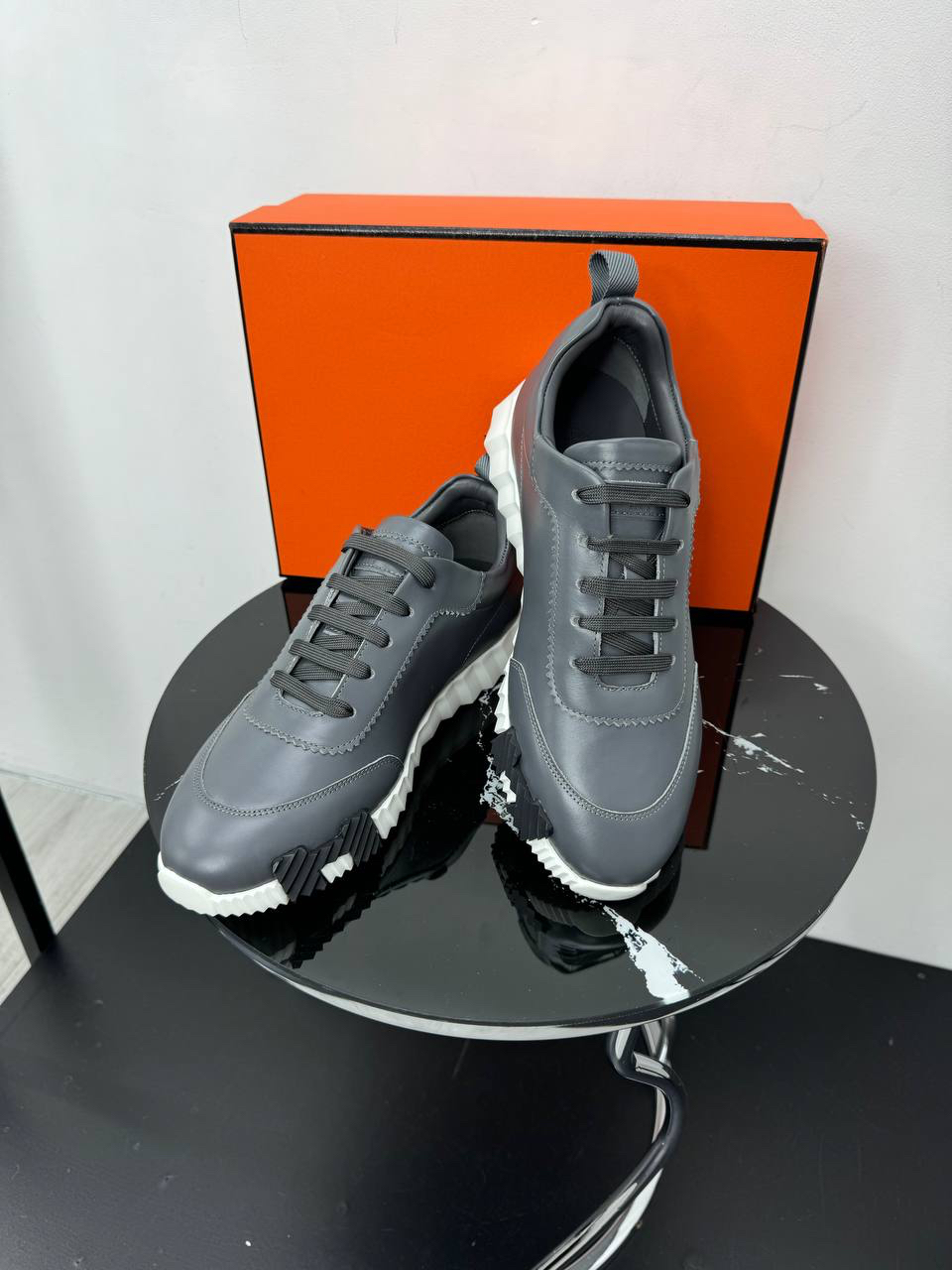 МУЖСКИЕ КРОССОВКИ HERMES детальное фото