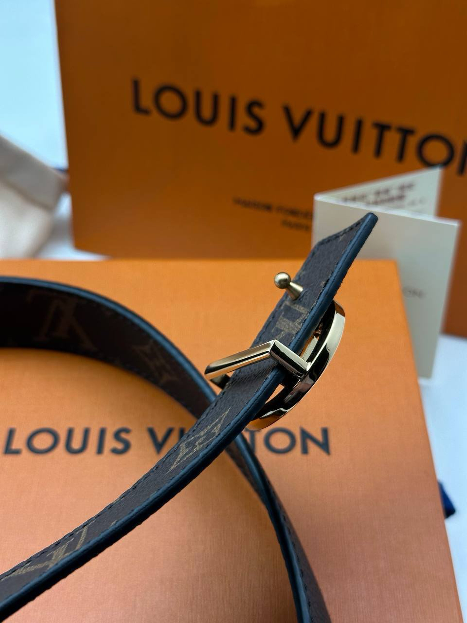 ЖЕНСКИЙ РЕМЕНЬ LOUIS VUITTON детальное фото
