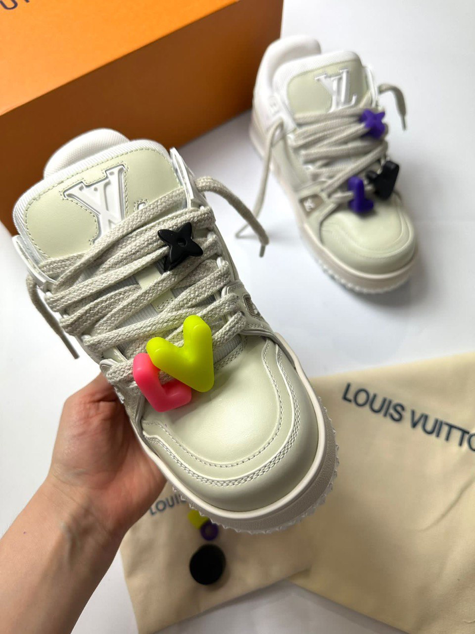 КРОССОВКИ LOUIS VUITTON детальное фото