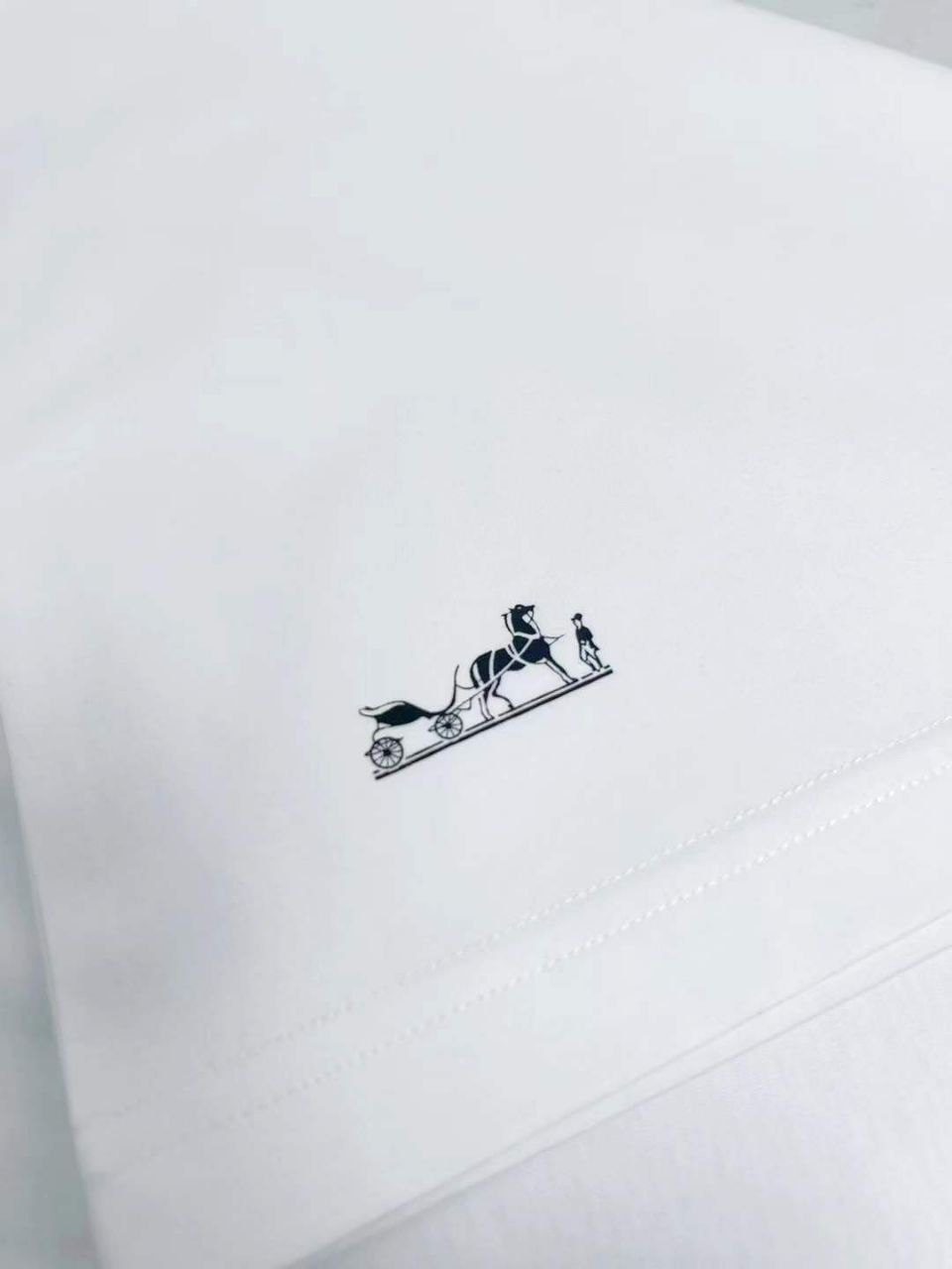 МУЖСКАЯ ФУТБОЛКА HERMES детальное фото